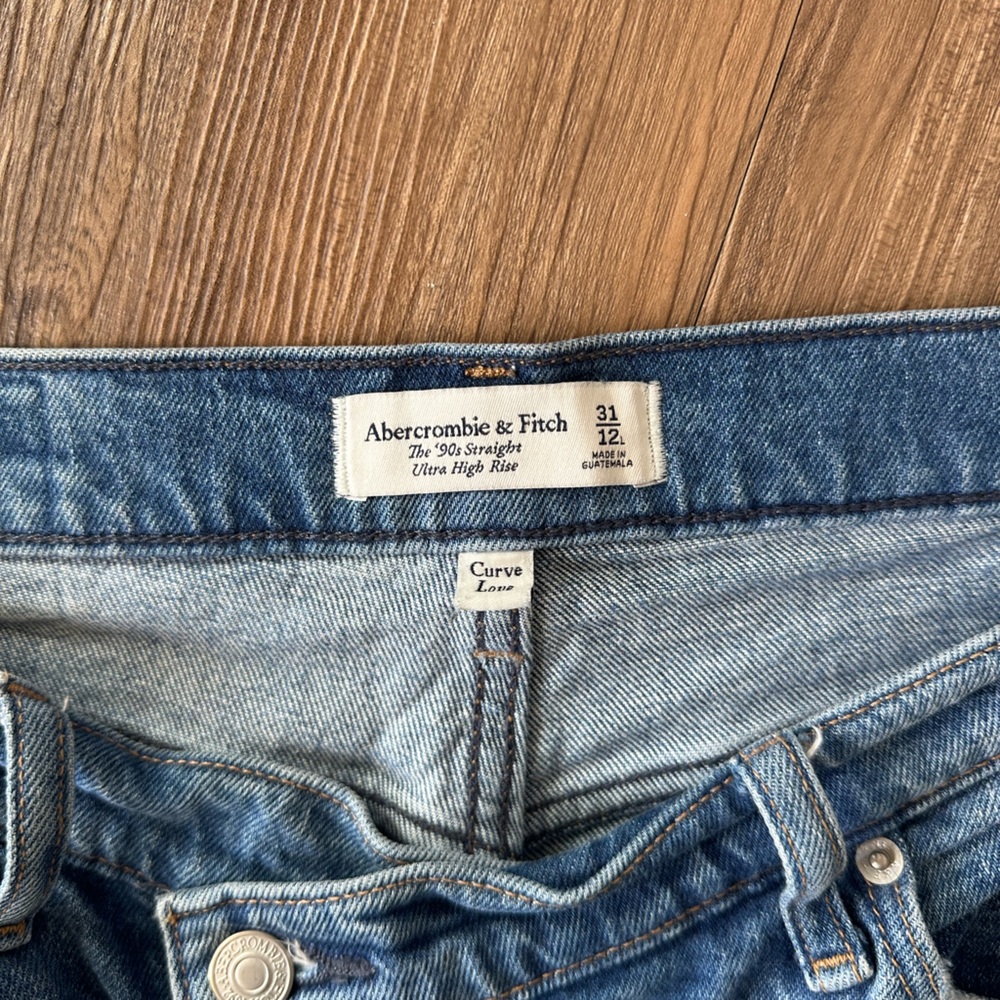Abercrombie & Fitch Black High rise 90s Straight Jeans